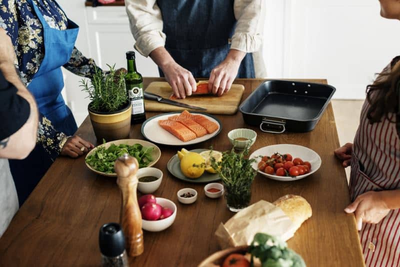 5 To Know - Reasons to Take a Cooking Class | Savvy Woman Blog